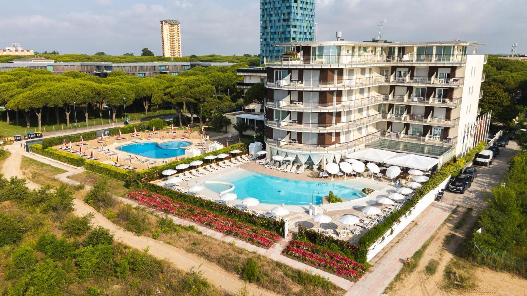 Jesolopalace Hotel & Aparthotel Экстерьер фото